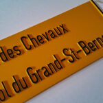 plaque col des chevaux