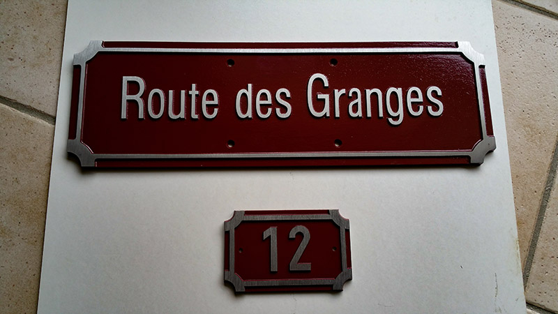 plaques rues batiment