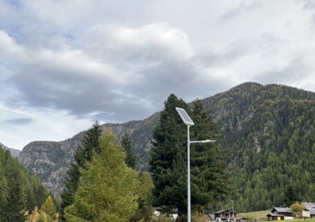 Luminaire LED solaire intelligent